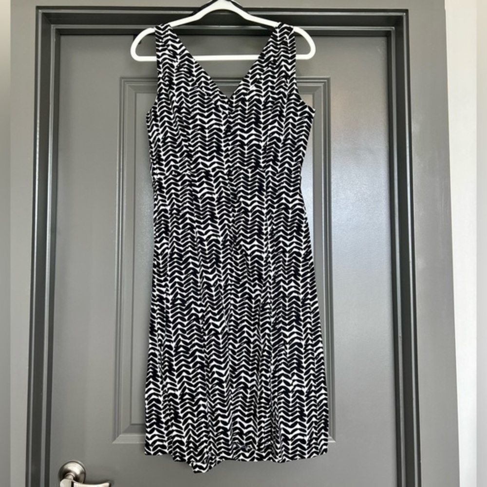 NWT East 5th V-Neck Cotton Dress Size 8